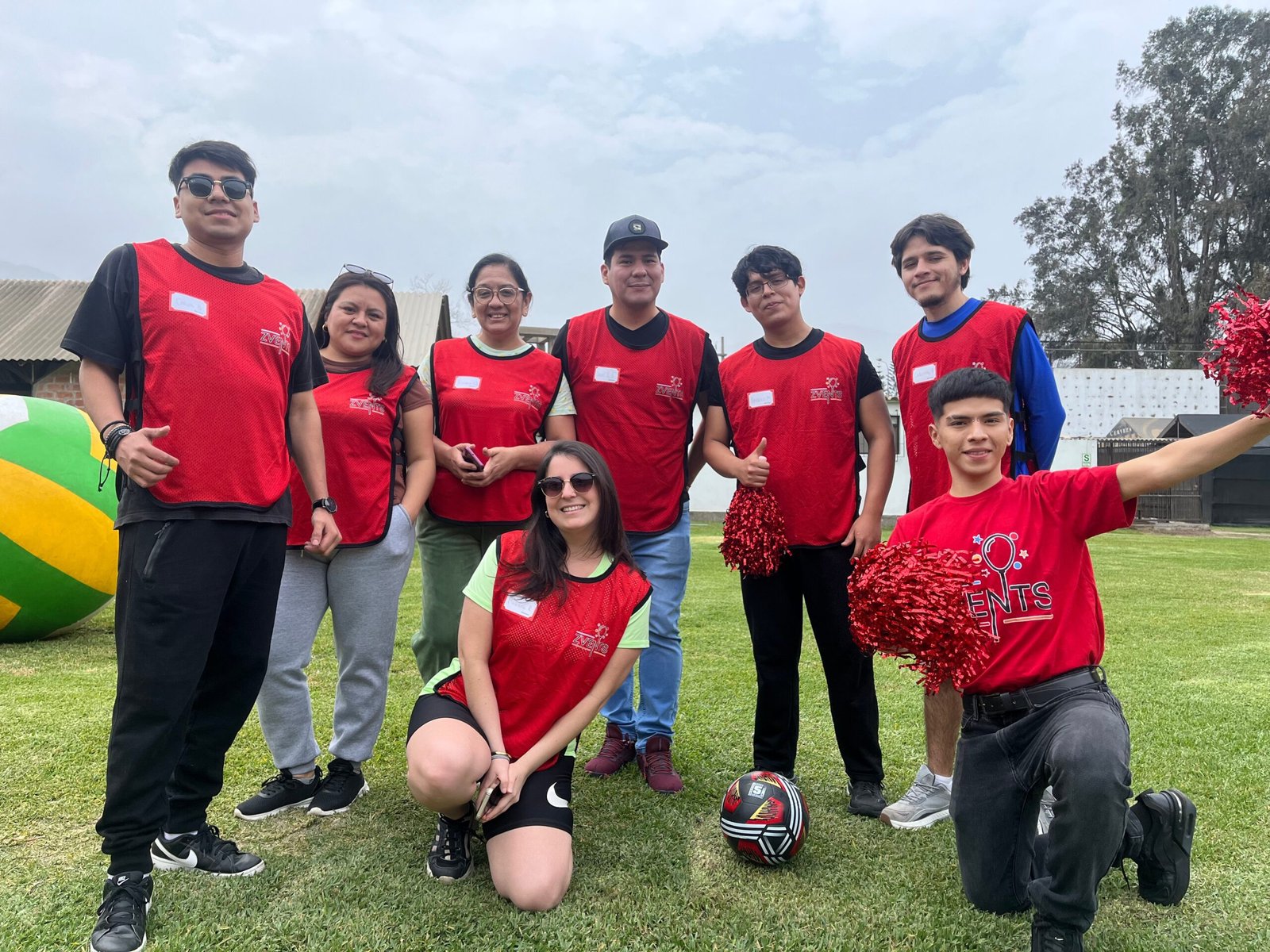 Gymkana Corporativa: Equipo Rojo, Pasión y Energía en Acción