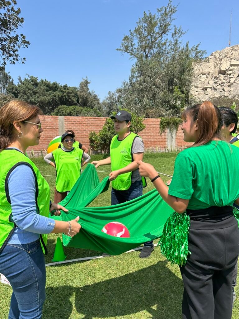 Gymkana Corporativa: Equipo Verde, Juegos y Fortaleza en Acción